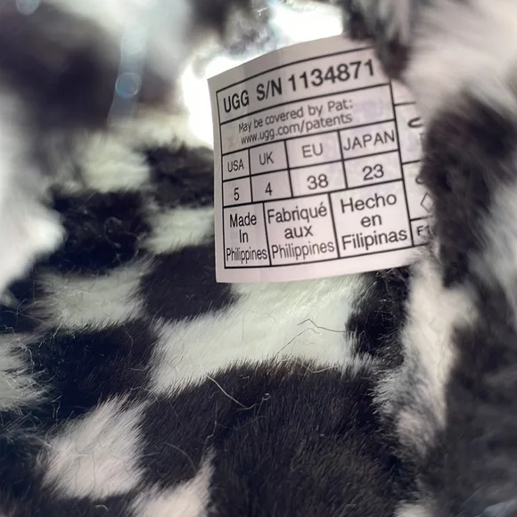 Checkered UGG Slides - Picture 2 of 4